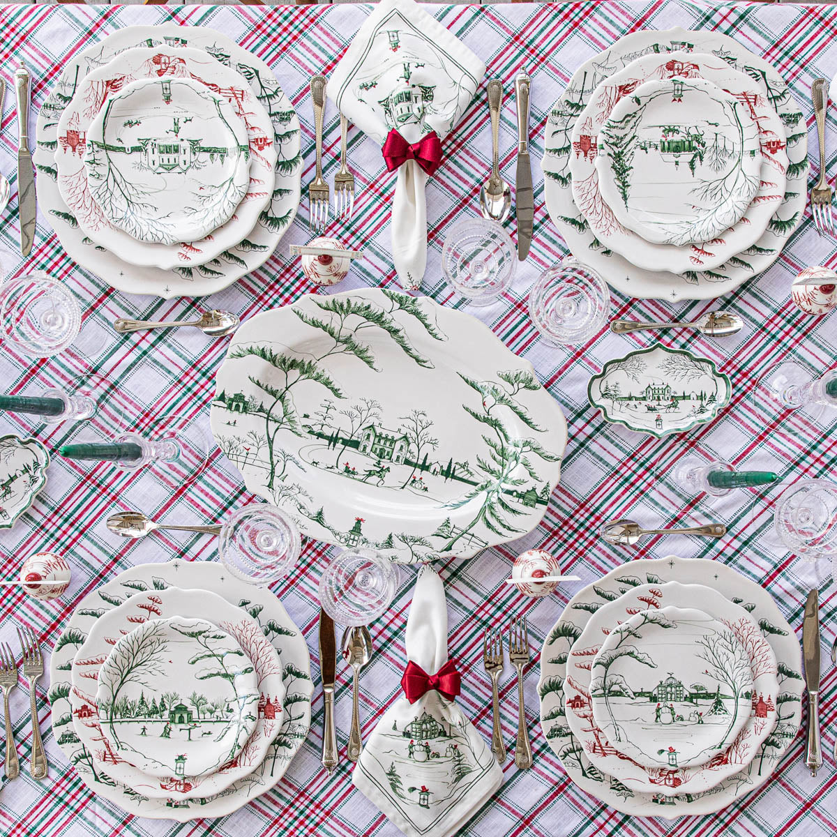 Country Estate Winter Frolic Charger - Evergreen